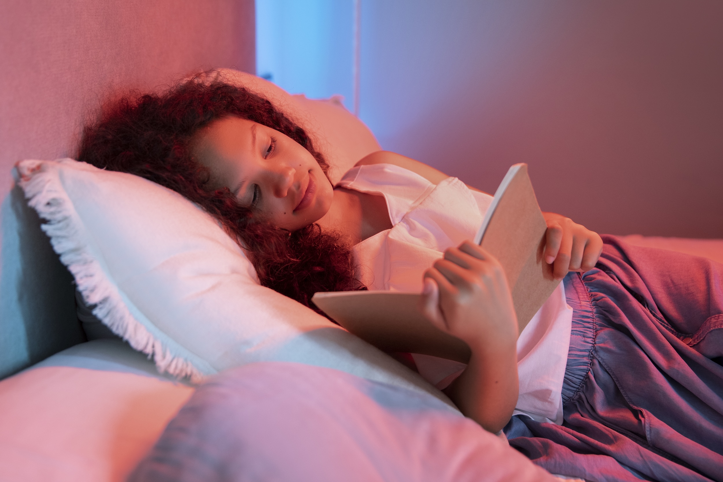 Resting and reading is possible during LED Light Therapy